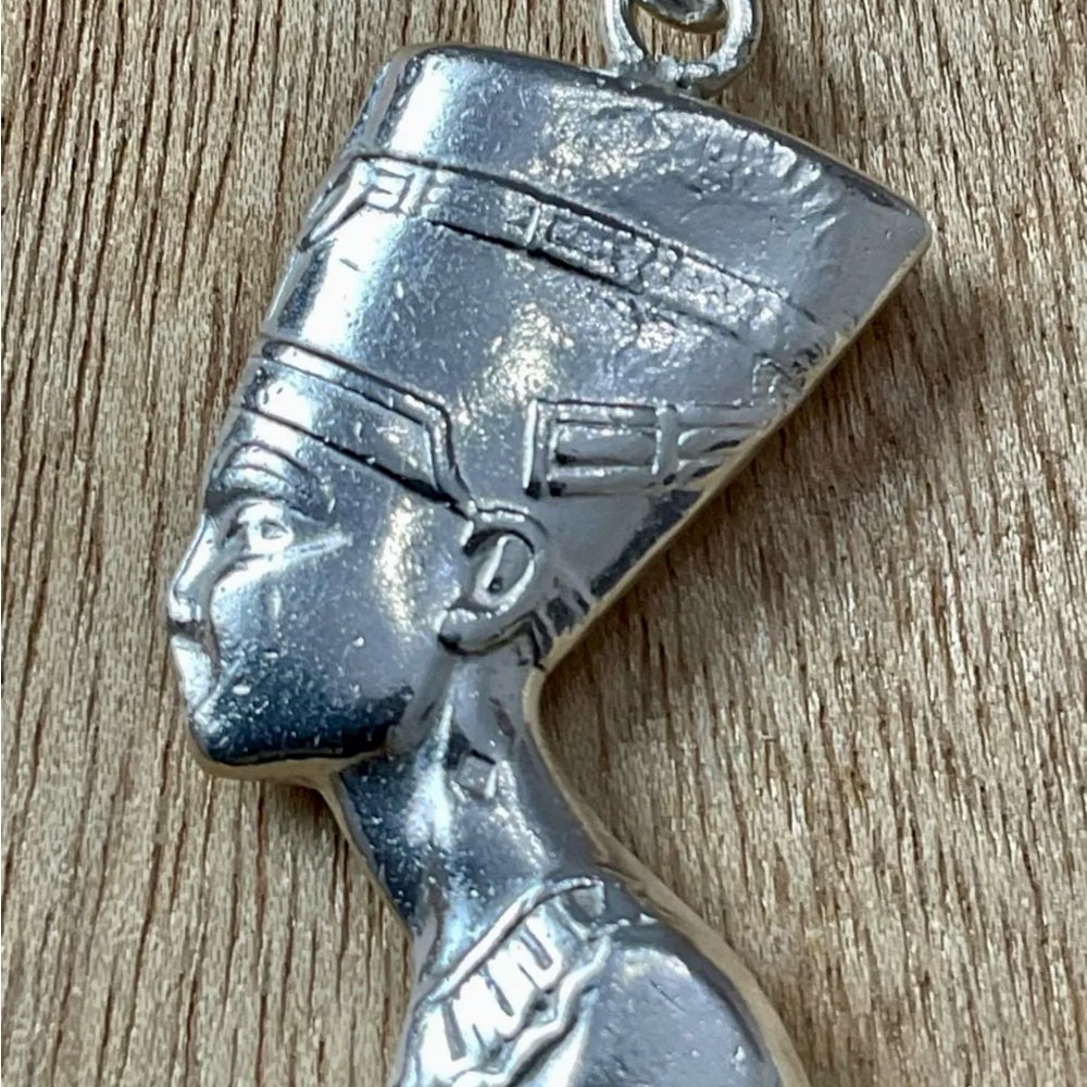 EGYPTIAN HANDMADE 800 STERLING SILVER Queen Nefertiti  Pendant